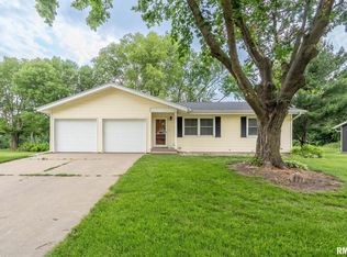 807 18th St, Rapids City, IL
