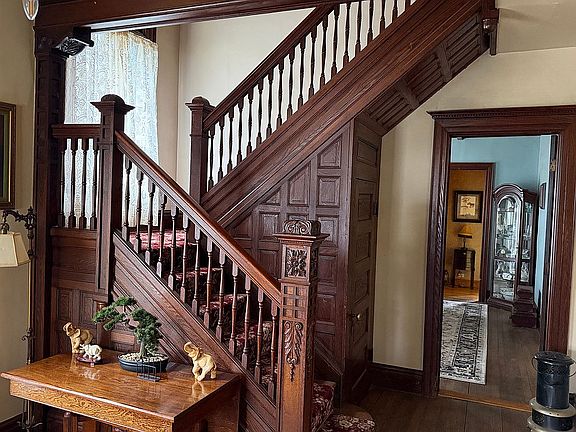 3rd image of 702 Chilton Ave