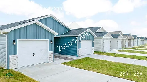 907 N Plaza Dr Photo 1