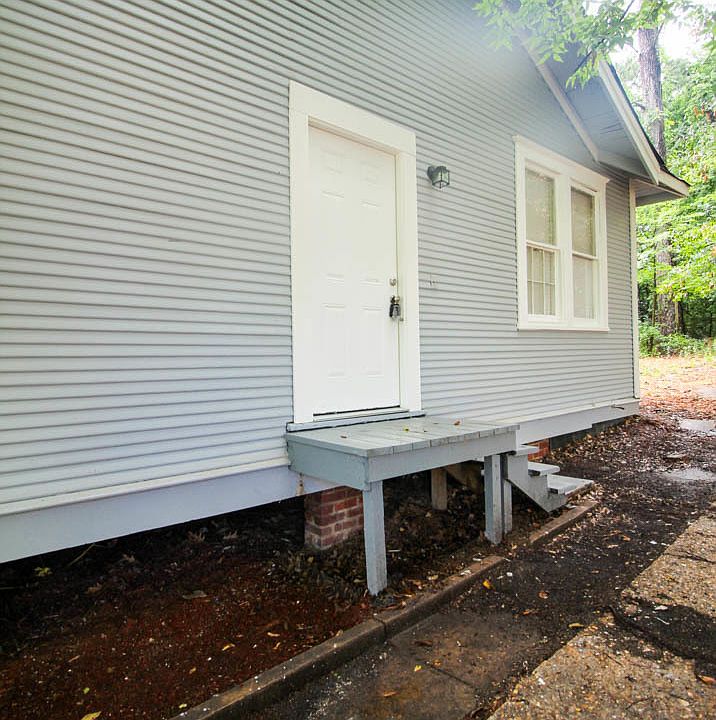 1st image of 1054 Wilkinson St #1/2