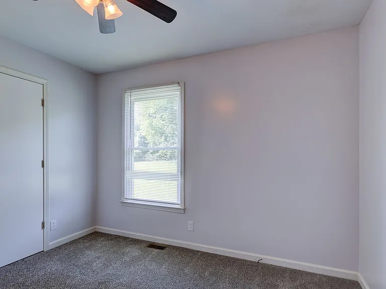 204 Bob White Dr — Photo 36