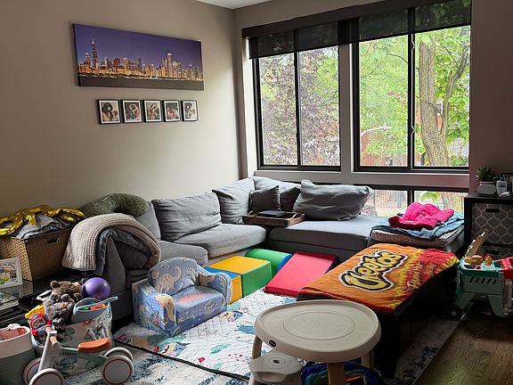 4th image of 1643 N Rockwell St #2