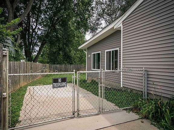 5th image of 7703 Brownwood Dr