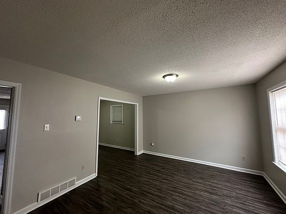 3rd image of 3251 Caribou Dr