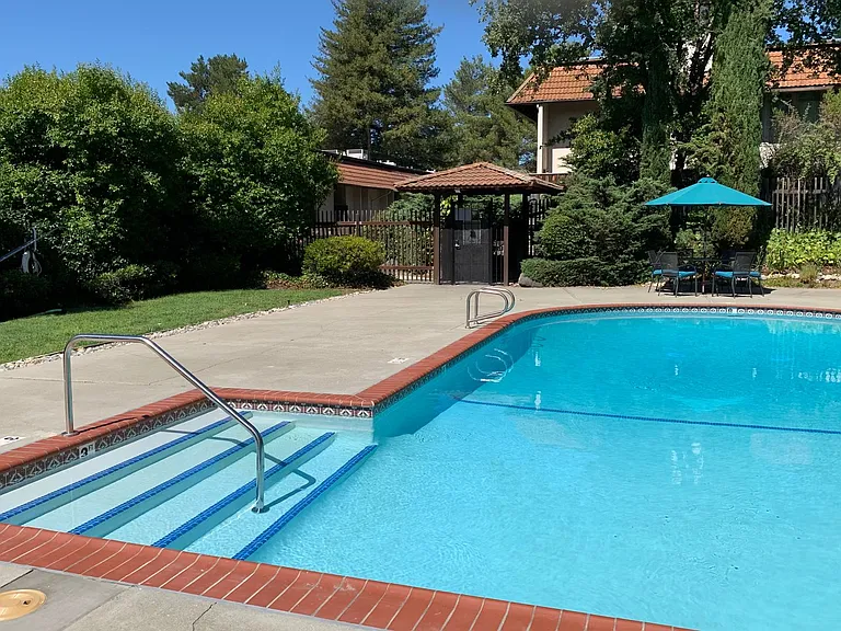 1217 Montego — Photo 13