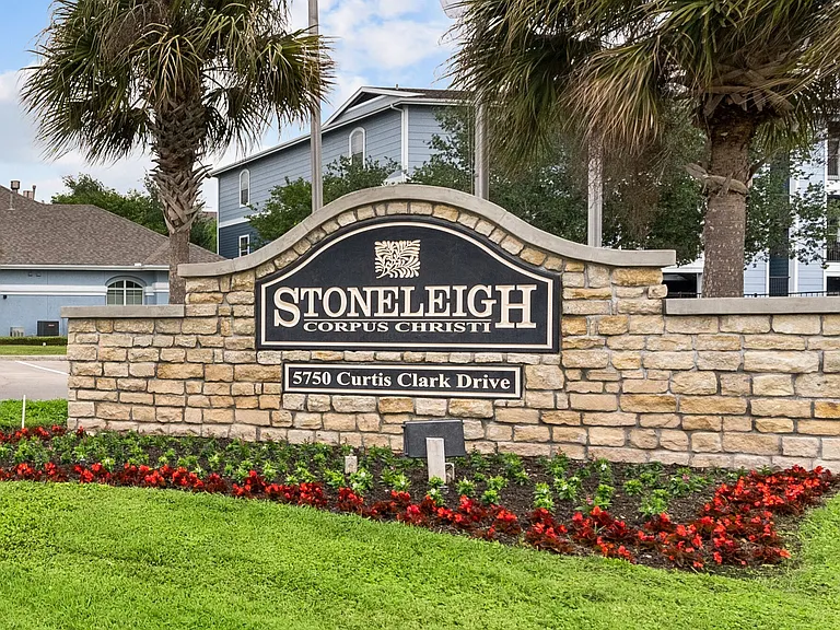 Stoneleigh — Photo 2