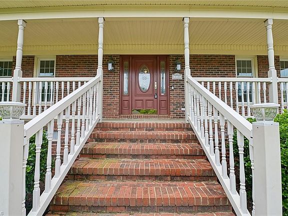 4th image of 110 Running Brook Dr