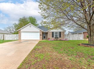 148 E Rob St, Farmington, AR 72730
