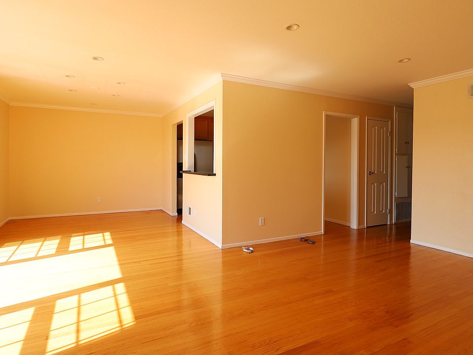 1st image of 282 Warwick St