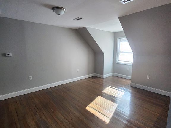 4th image of 151 Howard Ave #3R