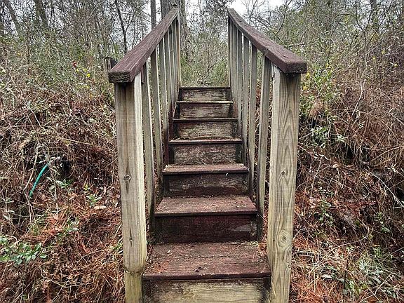 4th image of 2483 Jordan Rd