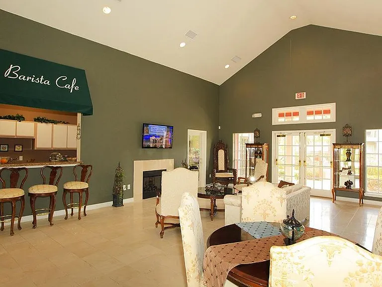 Rincon Apartments — Photo 16