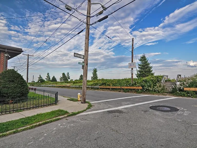86 Fowler Ave — Photo 30