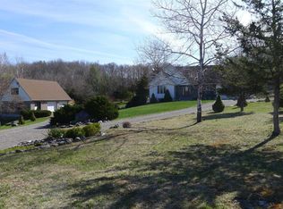 71 Stone Church Rd, Rhinebeck, NY 12572