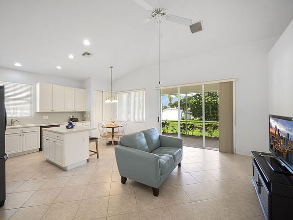 4th image of 9673 Great Egret Court