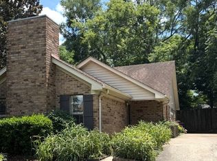 302 Hillside Ct, Murfreesboro, TN 37130