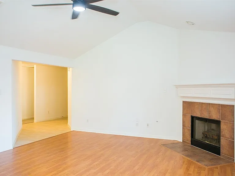 91 Genesee Ridge Dr — Photo 7