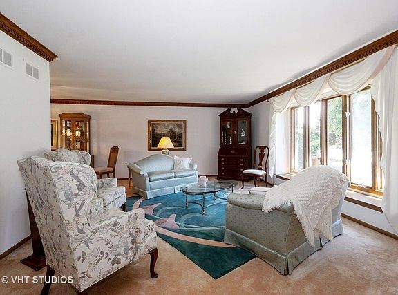2nd image of 15418 Camelia Ln