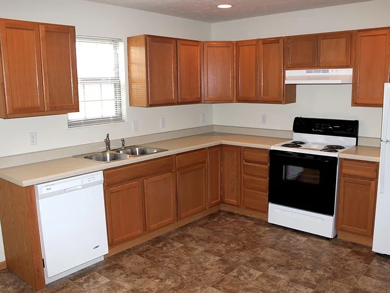 2206 Shamrock Ln — Photo 5