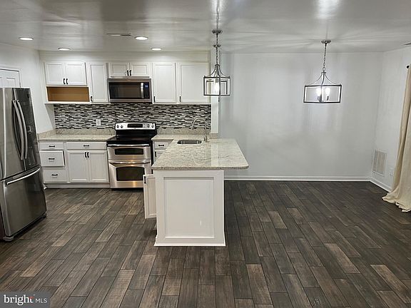 4th image of 3895 El Camino Pl #14