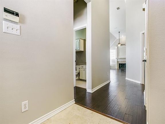 5th image of 302 Heatherwood Dr