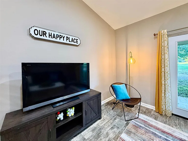 3487 Balboa Cir — Photo 11