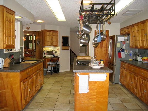 5th image of 108 Hunters Branch St