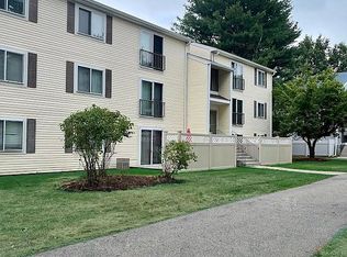 6 Village Green Ln APT 24, Natick, MA 01760