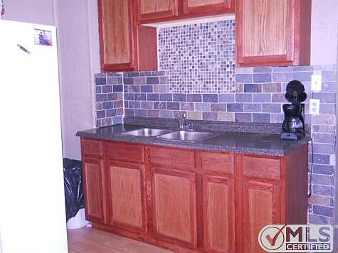 5th image of 2241 Main St