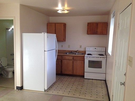 2nd image of 1307 McCullen Ave #B