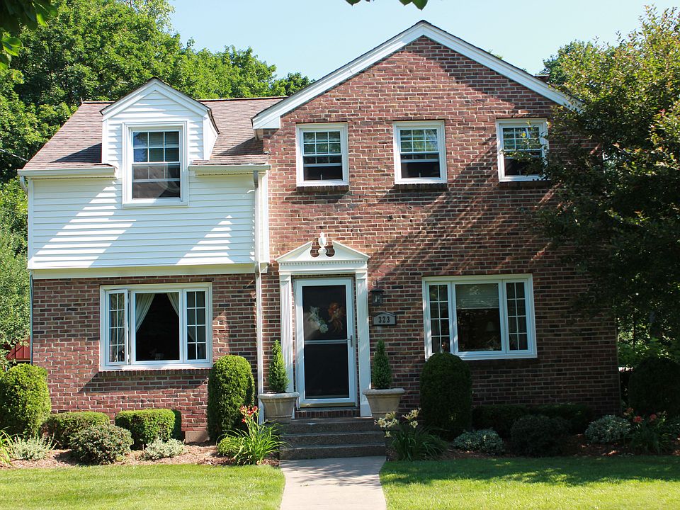 323 Lincoln Ave, Lockport, NY 14094 Zillow