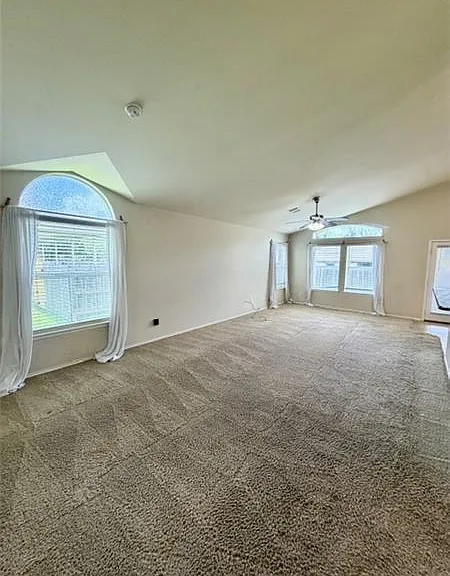 6716 Costa Dr — Photo 4