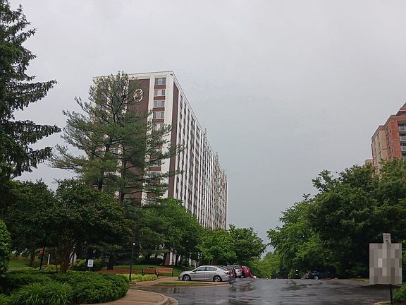 5th image of 11801 Rockville Pike APT 413