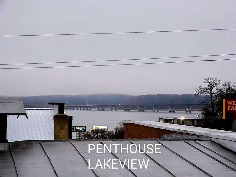 310 Virginia Ave — Photo 2