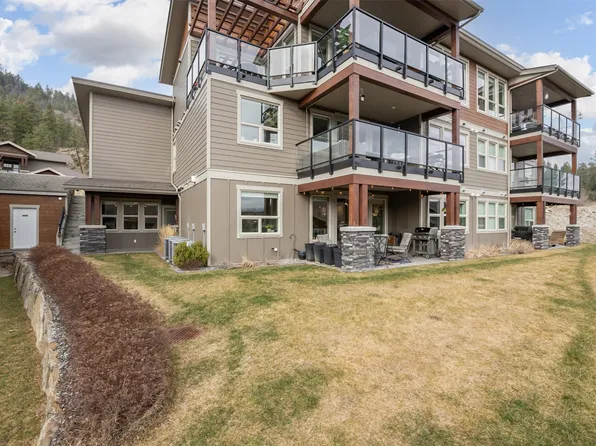4000 Redstone Cres #222, Peachland, BC V0H 1X5