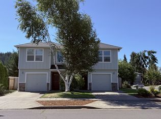 217 Pioneer Dr, Silverton, OR 97381
