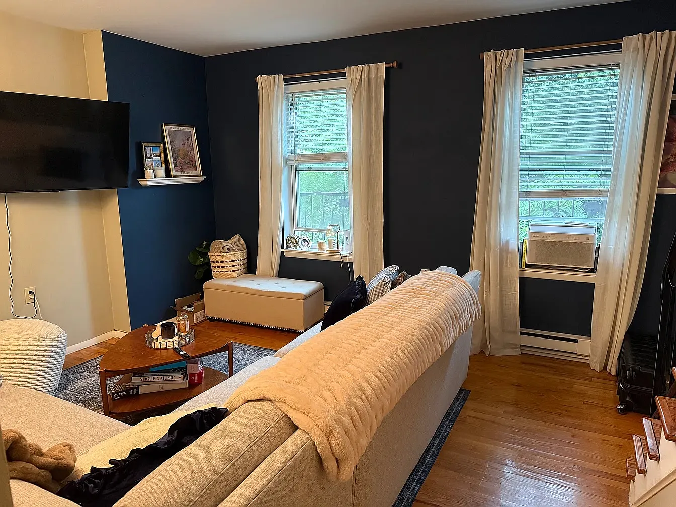 2 bed, 1.5 bath, 1100 sqft, $3,700 — Photo 2