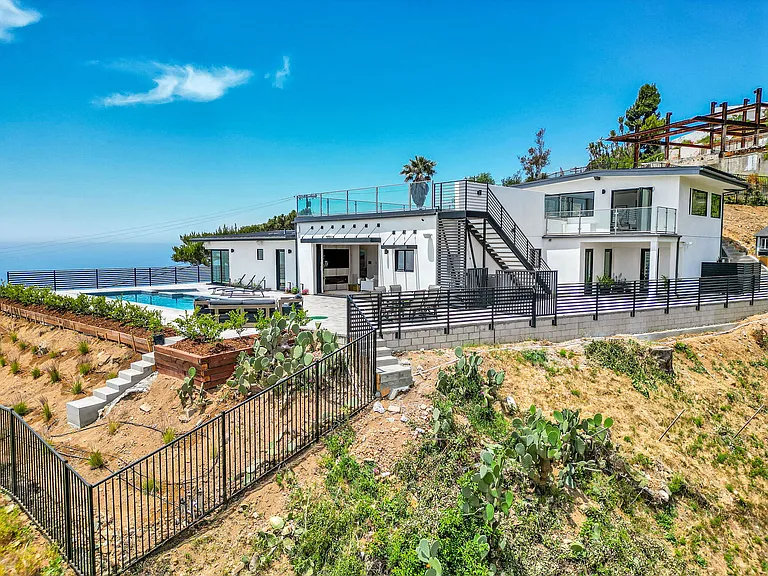 5402 Horizon Dr — Photo 4