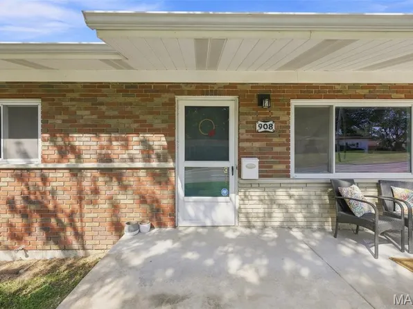 908 Buckley Rd, Saint Louis, MO 63125