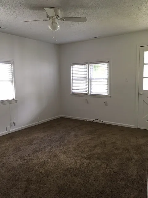 2 bedroom House in Bridgeton - Lawn Care Included — Photo 3
