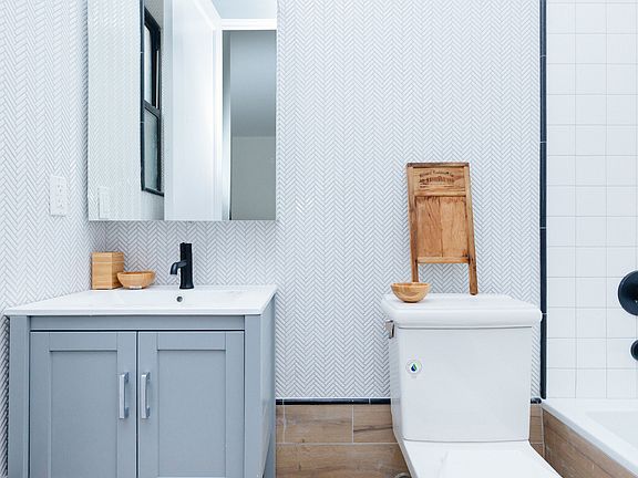 5th image of 677 Vanderbilt Ave #4E