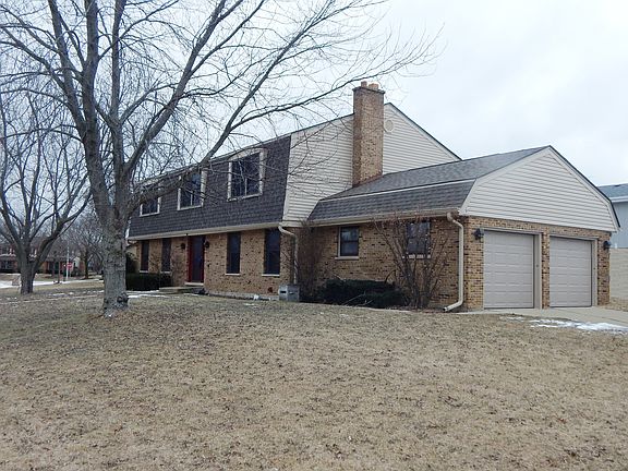 2nd image of 327 Clearbrook Ct