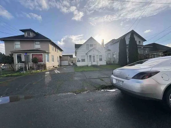 205 4th St, Hoquiam, WA 98550