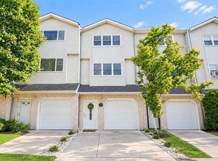 54 Stern Ct, Staten Island, NY 10308