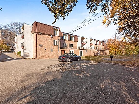 Rear parking and bbq area