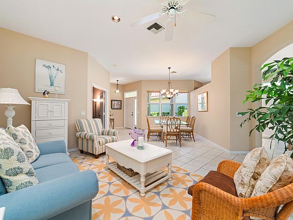 3rd image of 1726 Victoria Circle