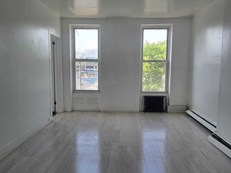 250 Stagg St #2B — Photo 3