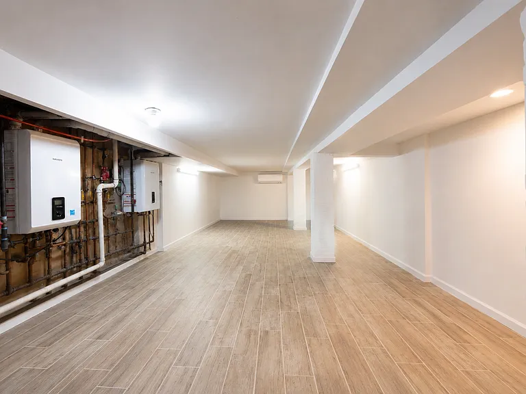 12 Roosevelt Pl #1 — Photo 6