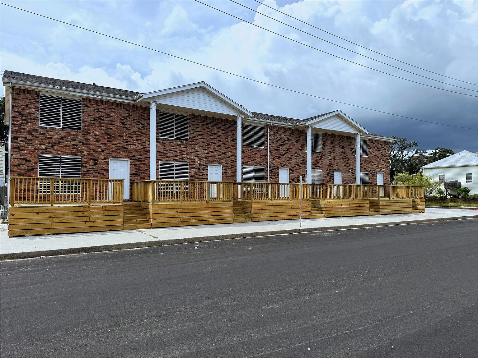 2 bed, 1.5 bath, 1200 sqft, $1,800 — Photo 1