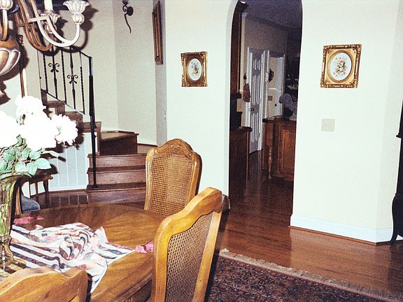 Stairway to bonus room